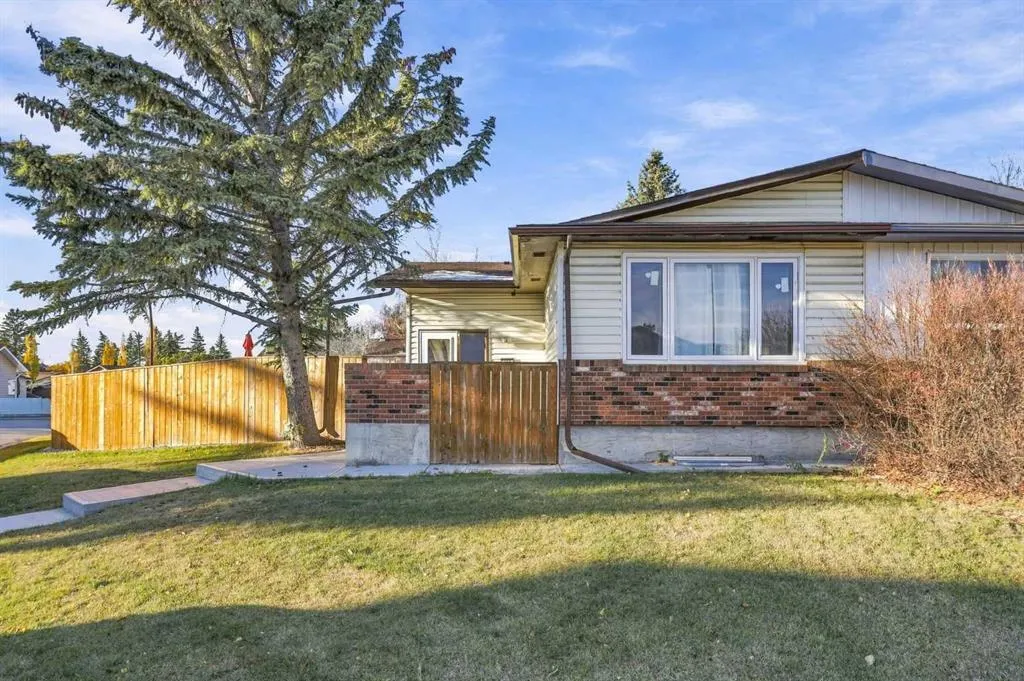 152 Rundleson Place NE