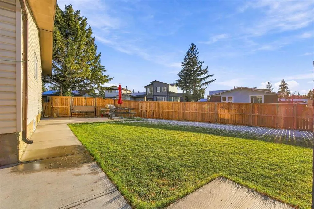 152 Rundleson Place NE