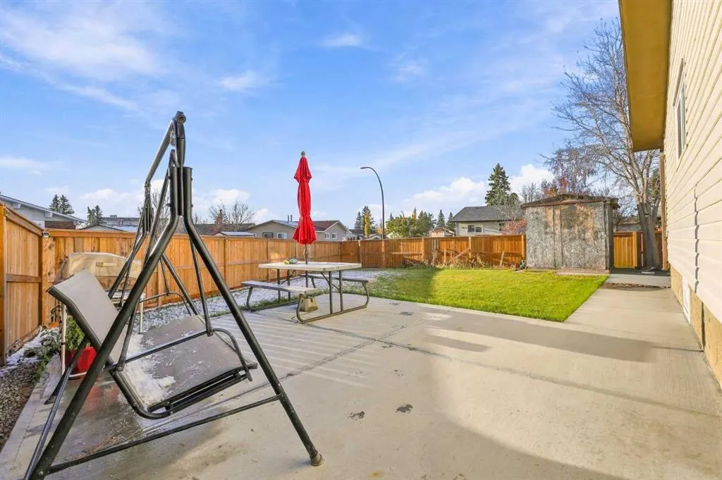 152 Rundleson Place NE