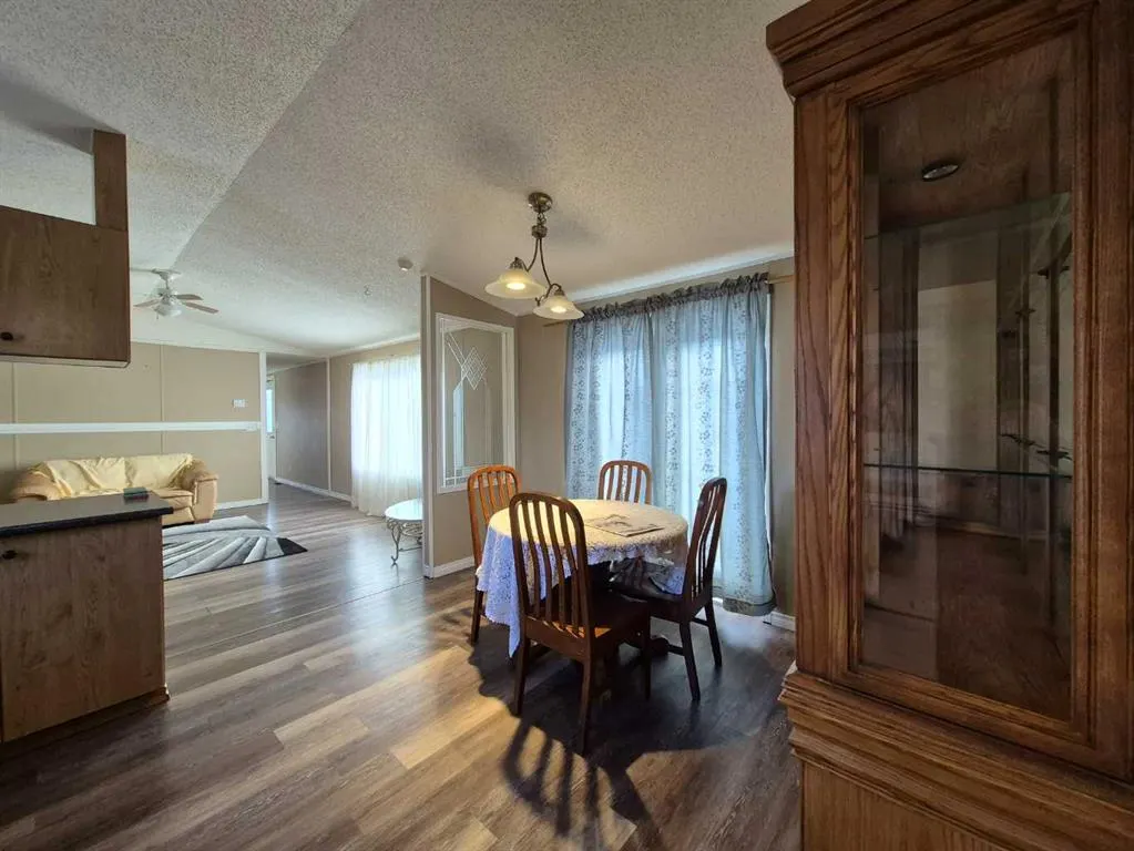 5800 46 Street #11
