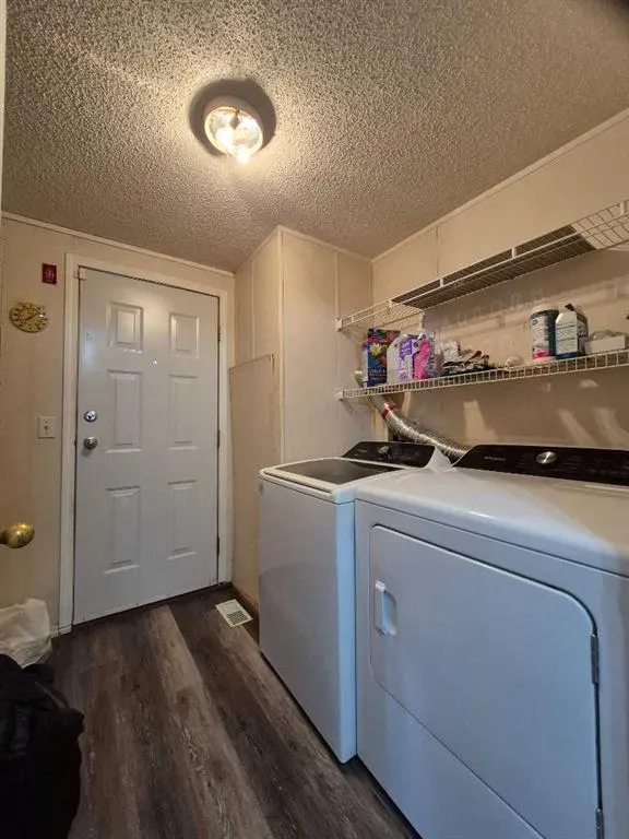 5800 46 Street #11