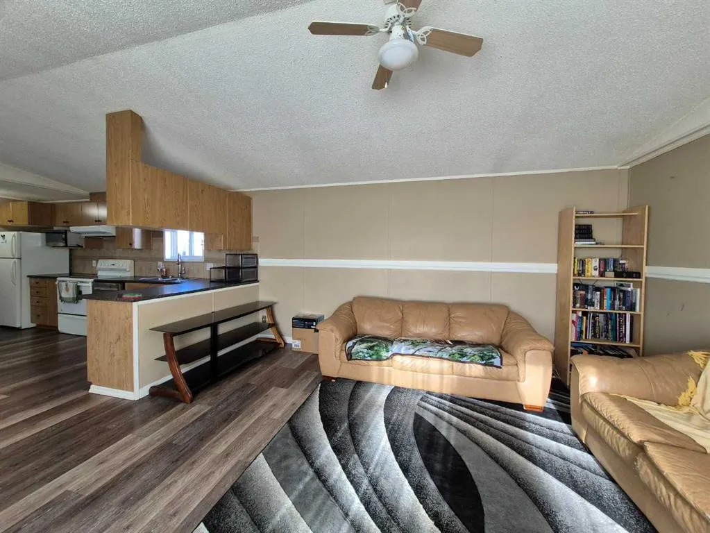 5800 46 Street #11