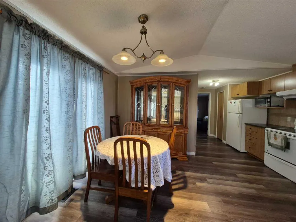 5800 46 Street #11