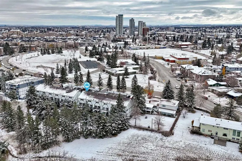 304 Cedar Crescent SW #12