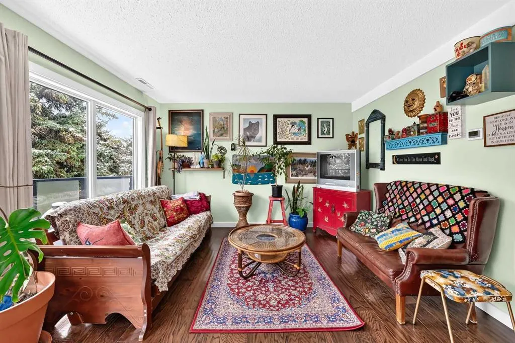 304 Cedar Crescent SW #12