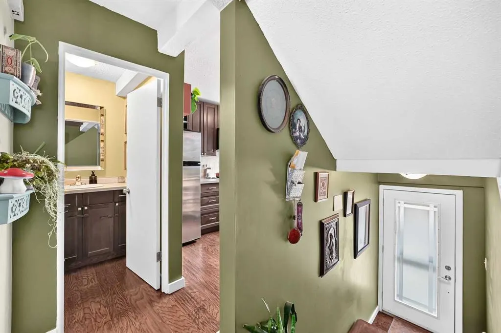 304 Cedar Crescent SW #12