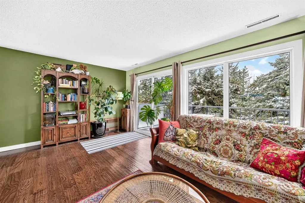 304 Cedar Crescent SW #12