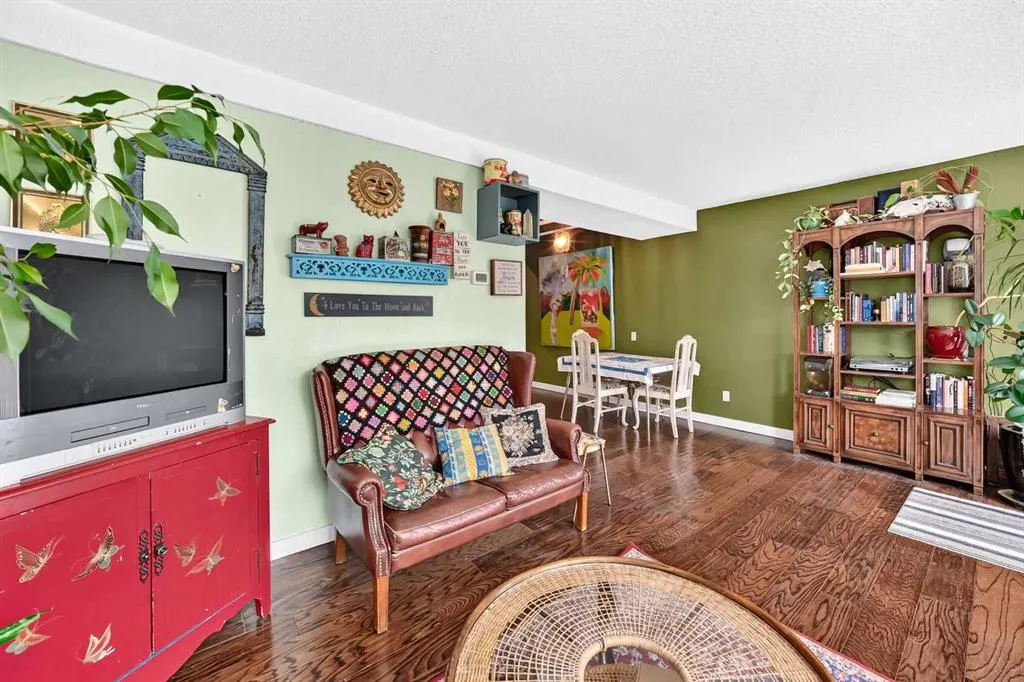 304 Cedar Crescent SW #12