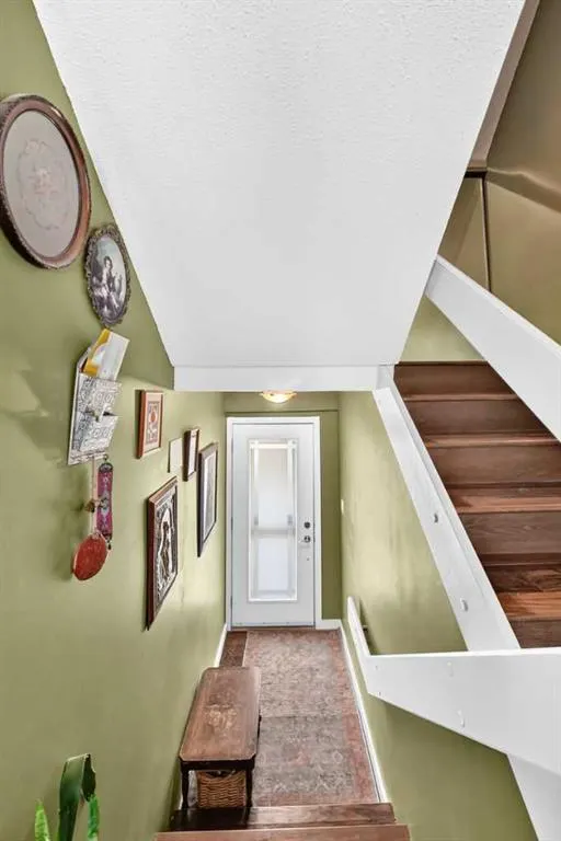 304 Cedar Crescent SW #12