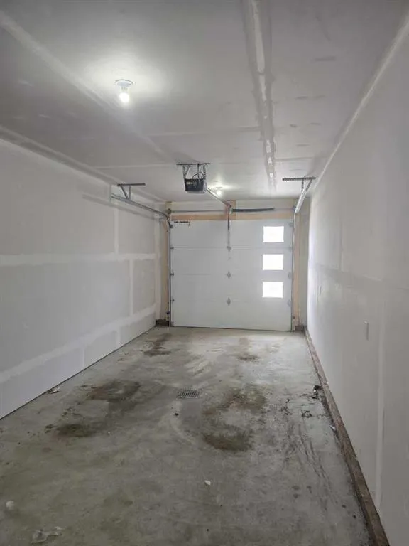 10406 129 Avenue