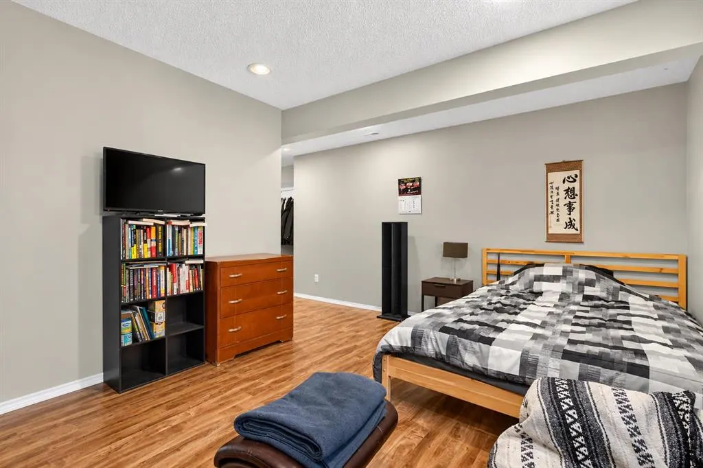 16 Citadel Meadow Gardens NW