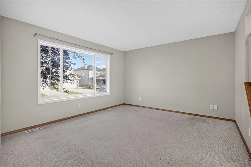 184 Everridge Way SW