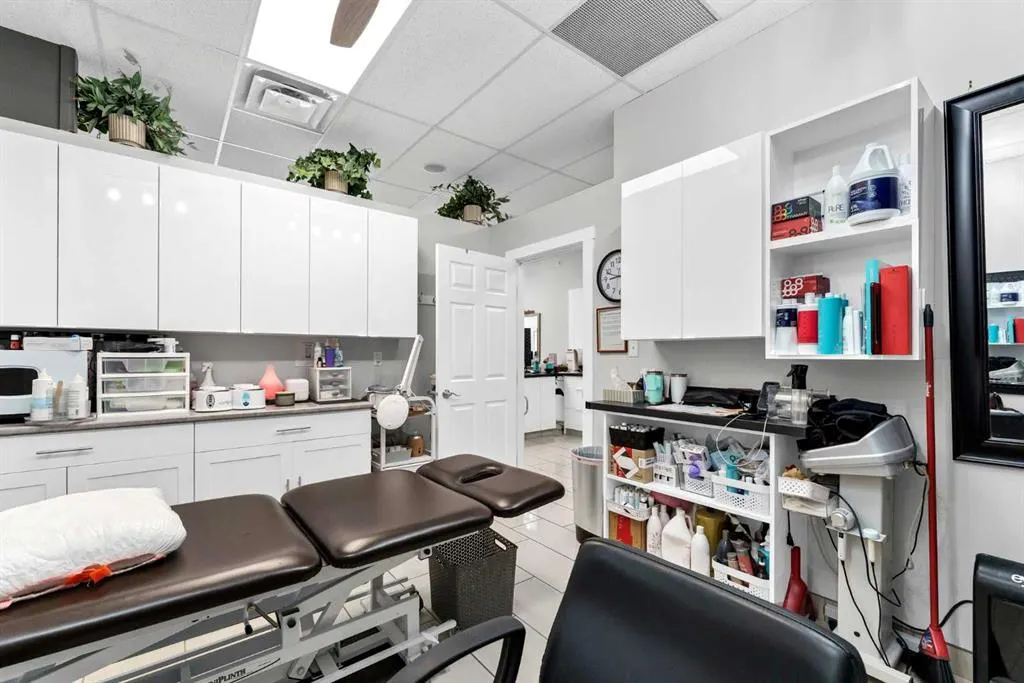 1299 Trans Canada Way SE #6