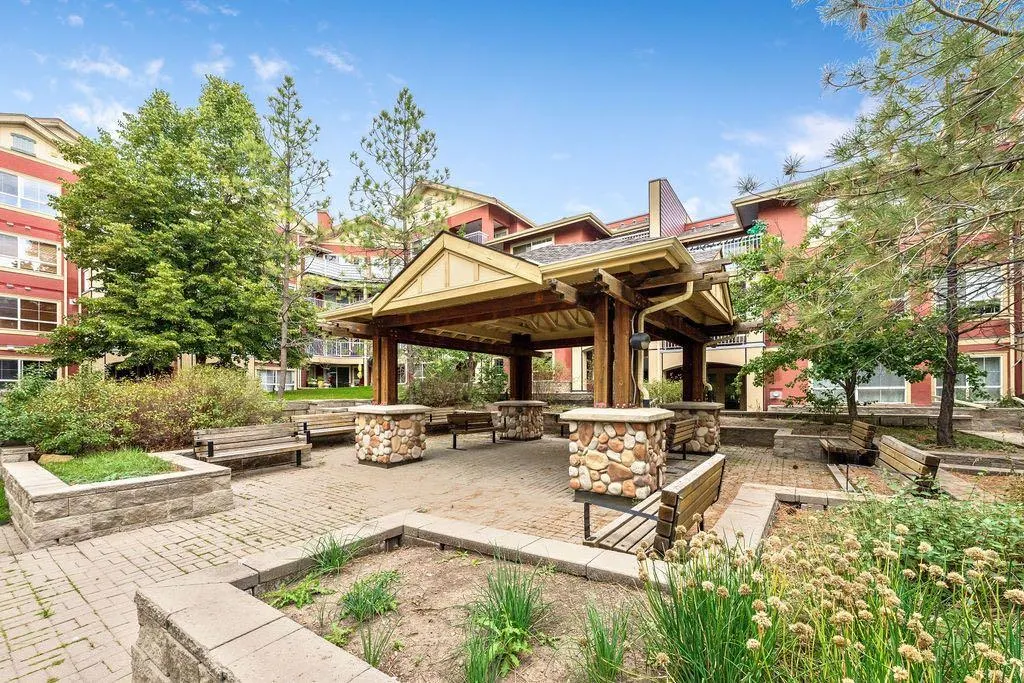 22 Richard Place SW #133