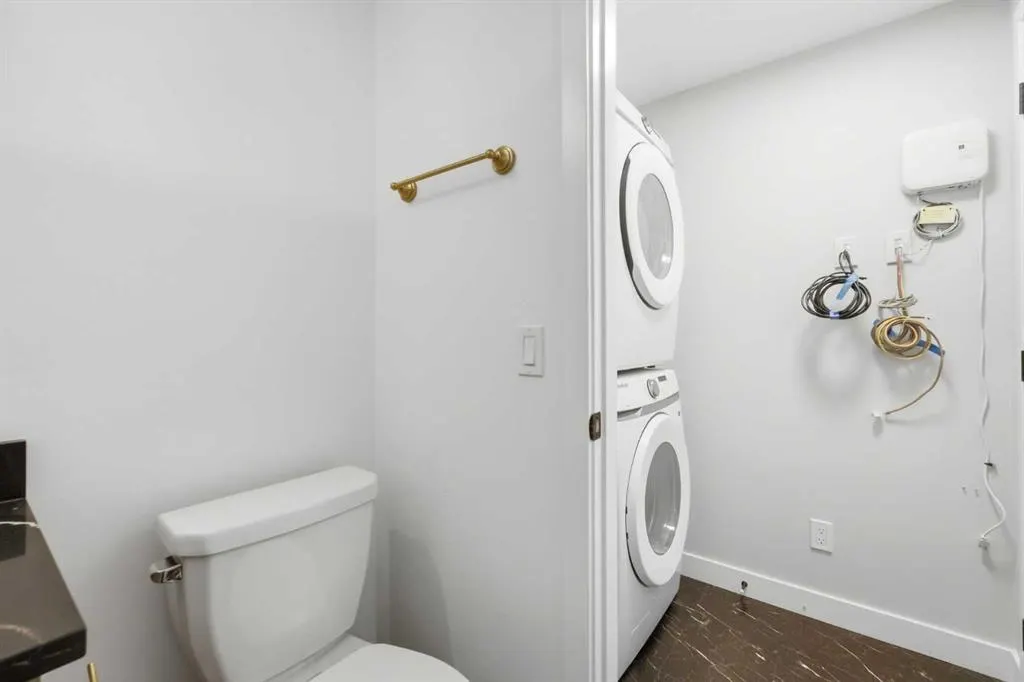 562 Seton Circle SE #301