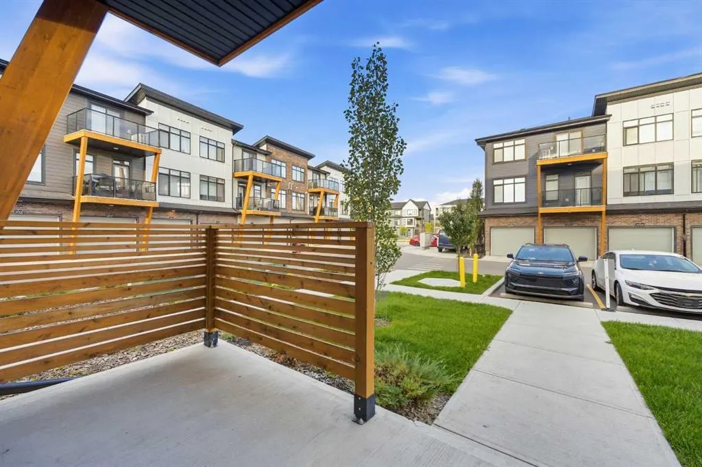 562 Seton Circle SE #301