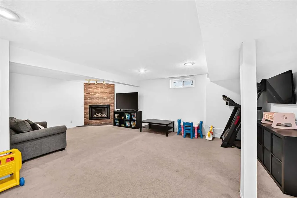 331 Brookmere Road SW