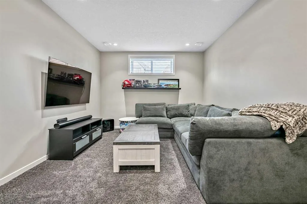 112 Masters Heights SE