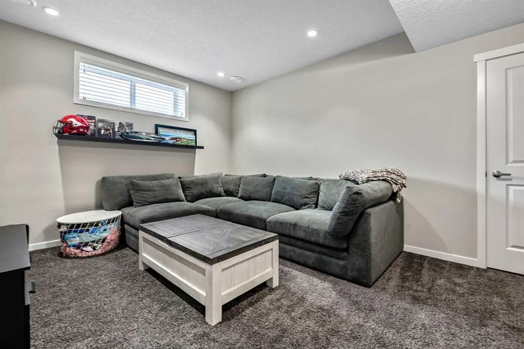 112 Masters Heights SE