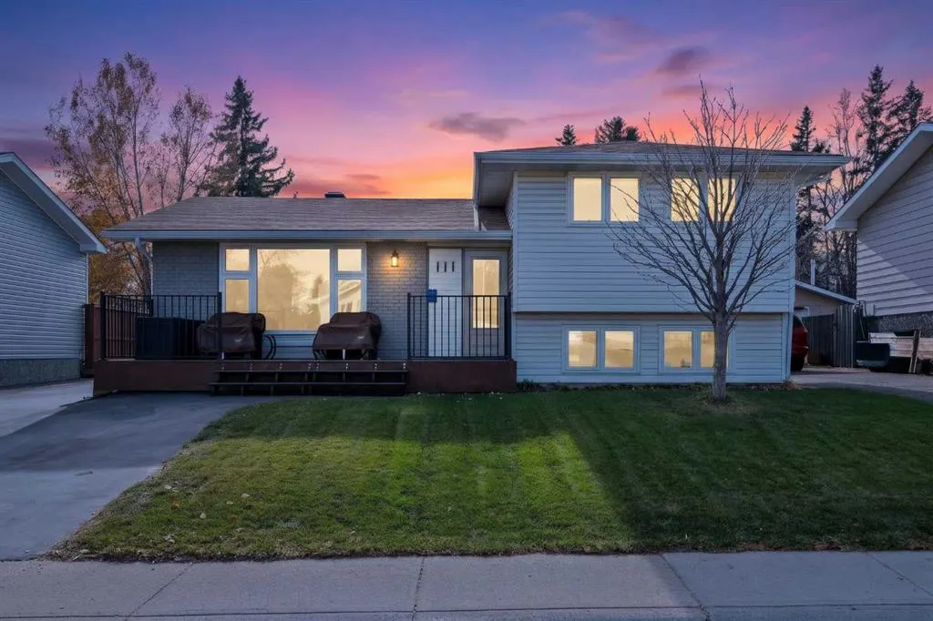 111 Lynnview Crescent SE