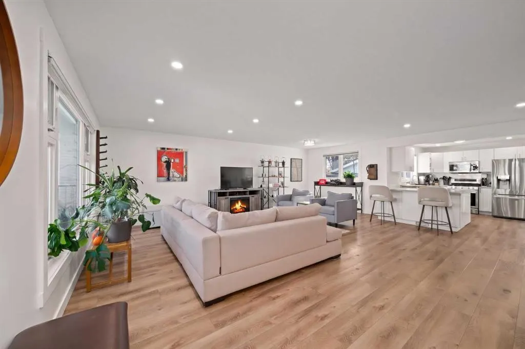 111 Lynnview Crescent SE
