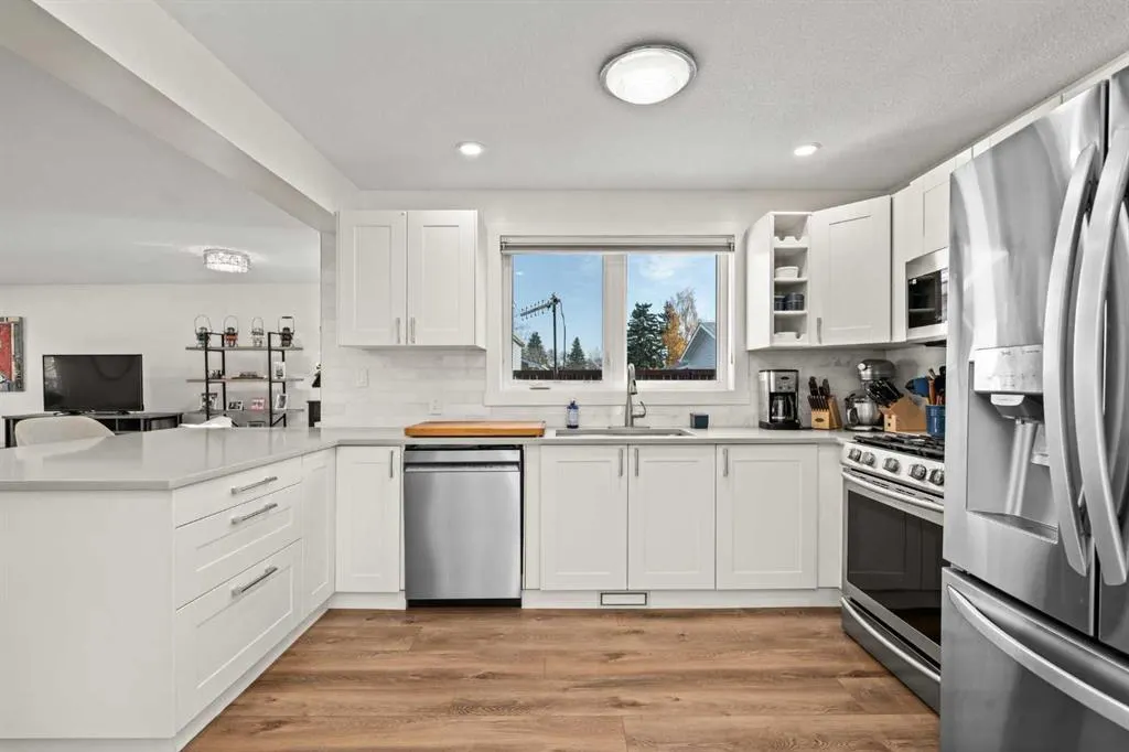 111 Lynnview Crescent SE