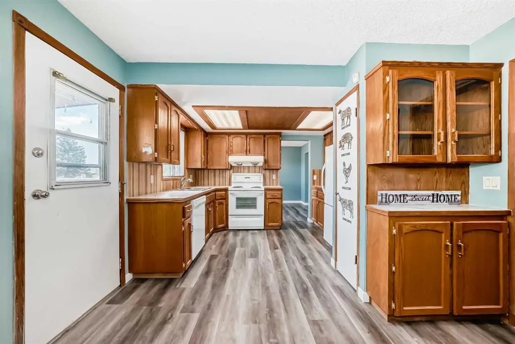 4308 55 Street NE