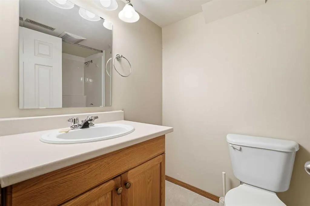 58 Country Hills Villas NW