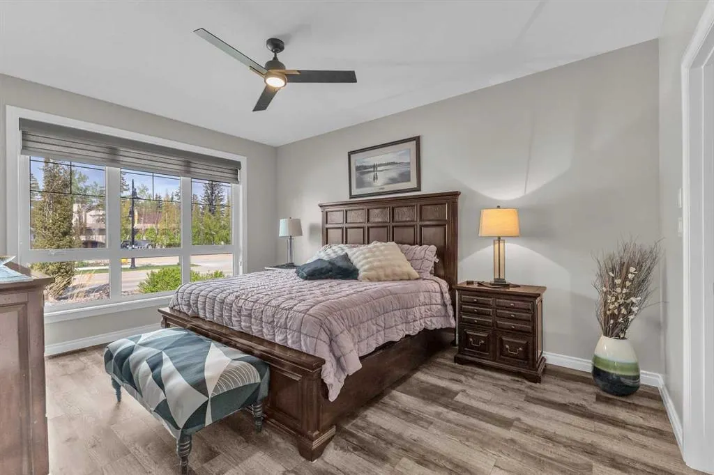 5052 Lakeshore Drive