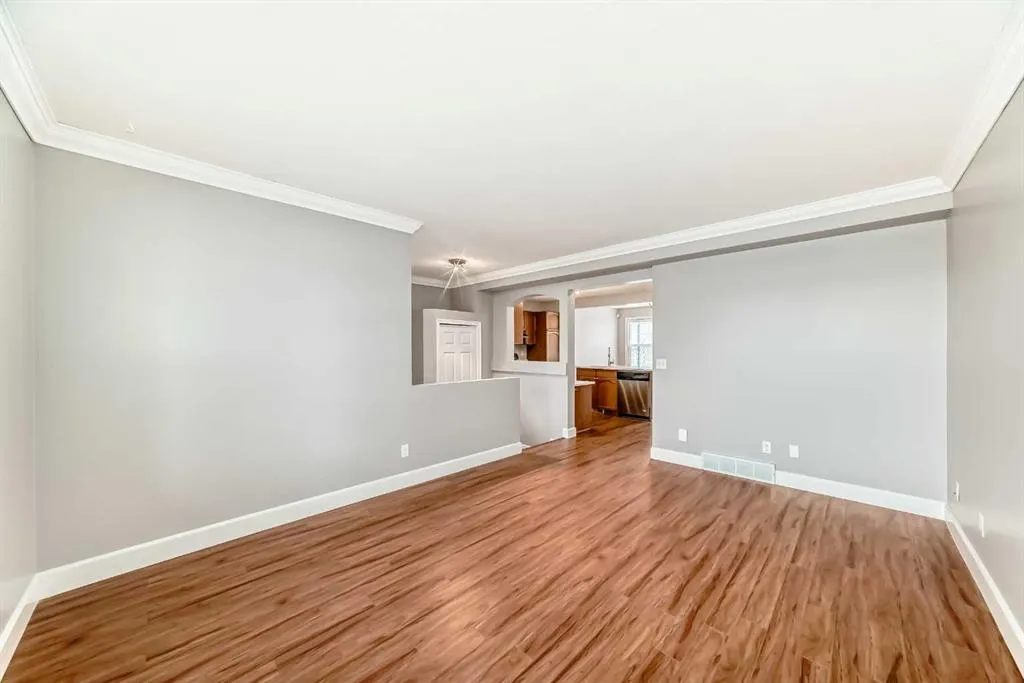 31 Coventry Road NE