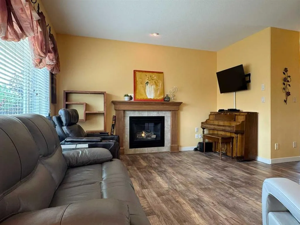 422 Lynx Terrace N