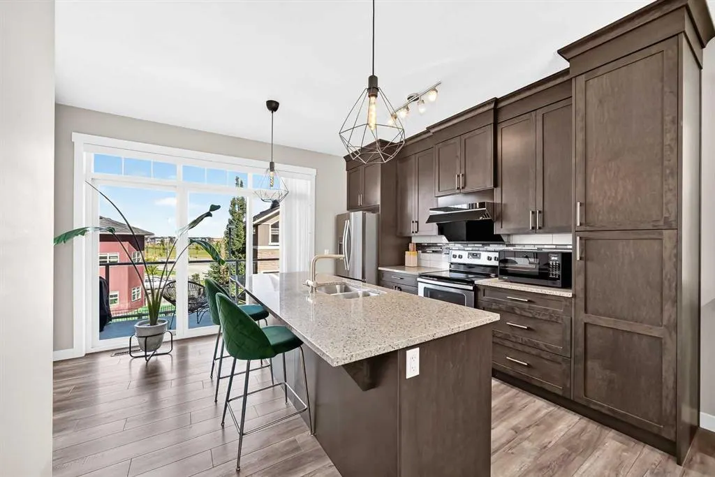 601 Evanston Manor NW