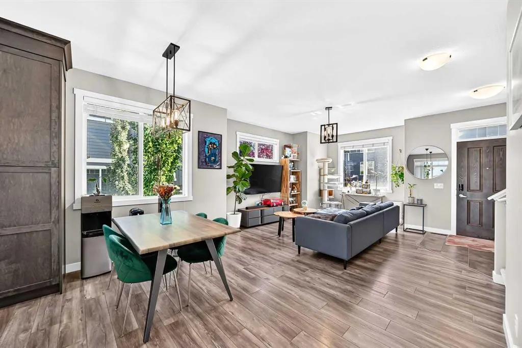 601 Evanston Manor NW