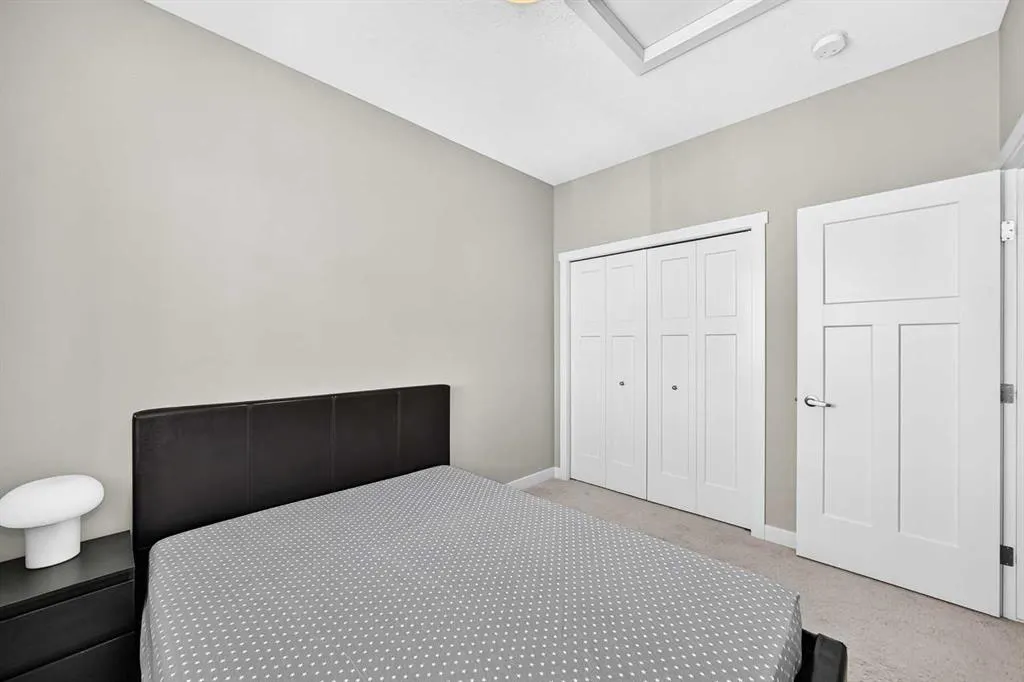 601 Evanston Manor NW