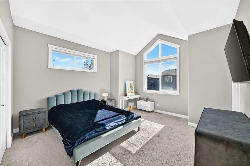 601 Evanston Manor NW