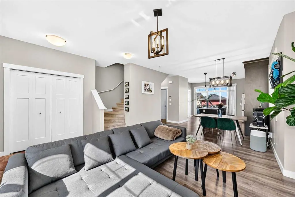601 Evanston Manor NW
