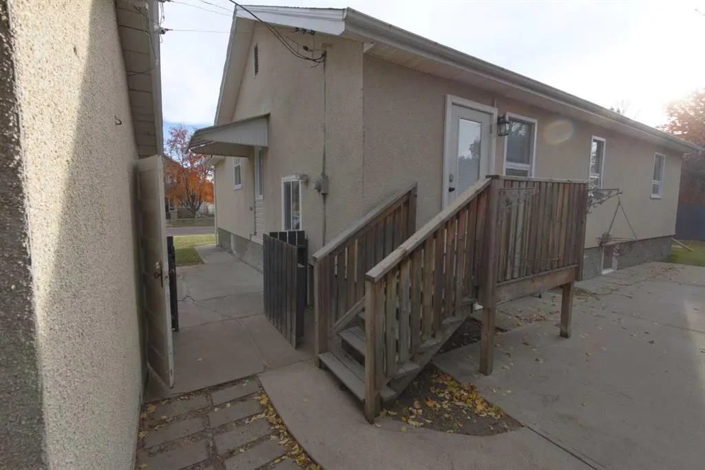 164 5 Street SE