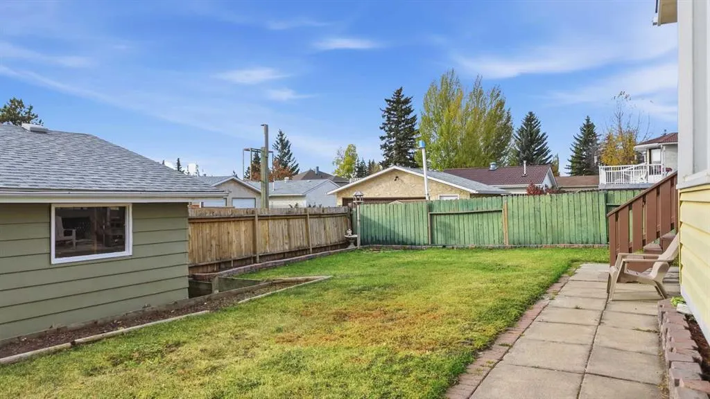 97 Neville Close