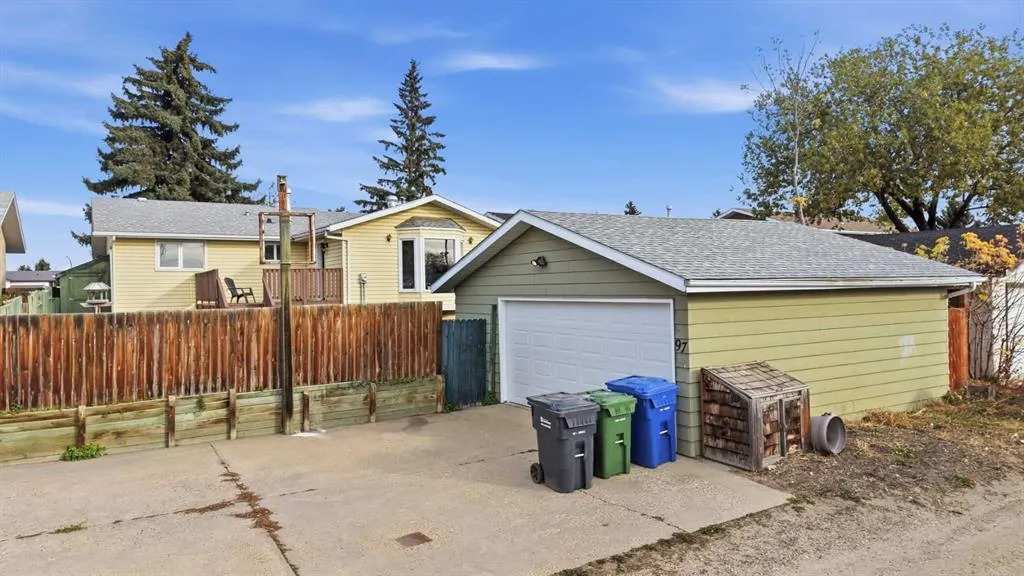 97 Neville Close