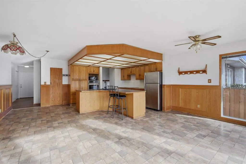97 Neville Close