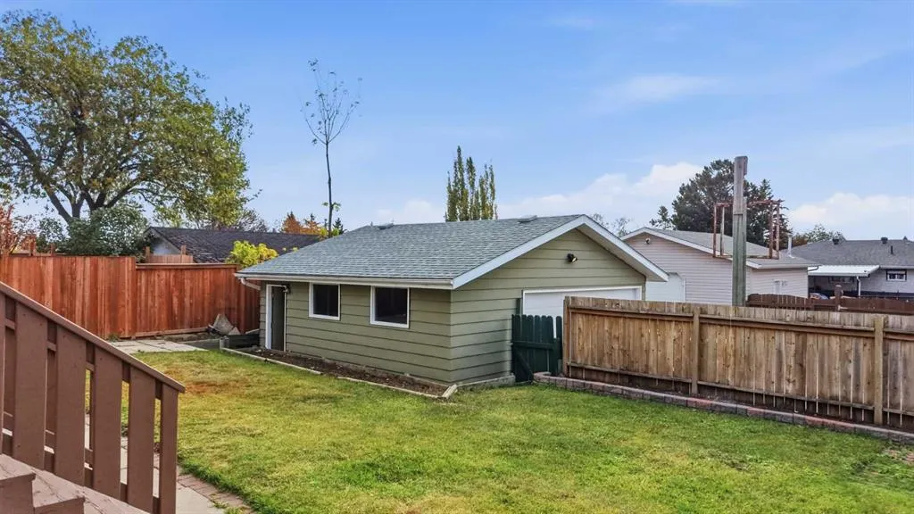 97 Neville Close