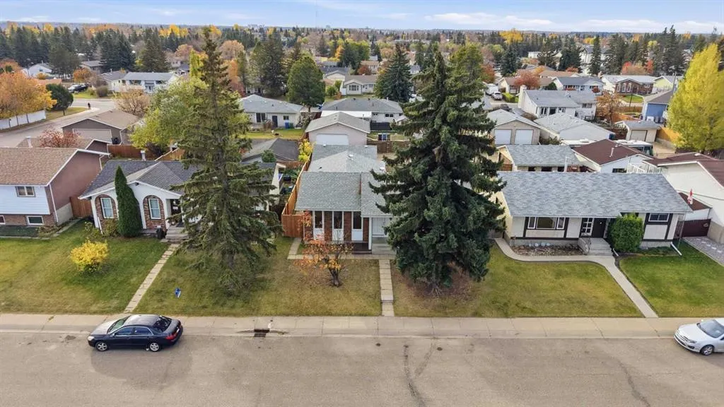 97 Neville Close