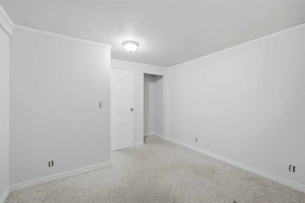 97 Neville Close