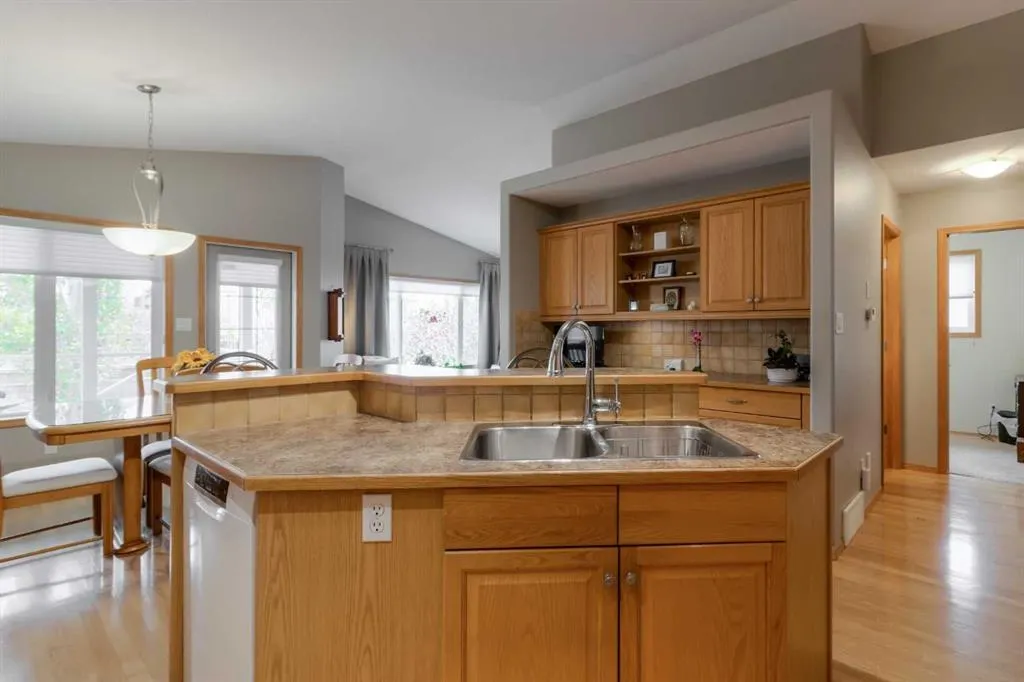 38 Riverpark Boulevard W
