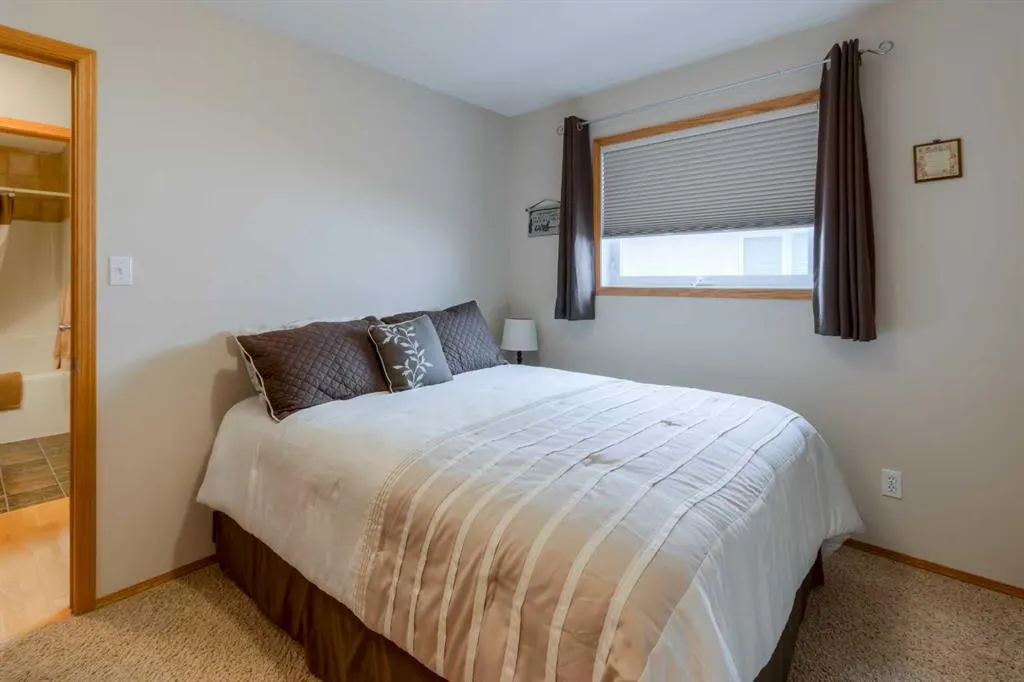 38 Riverpark Boulevard W