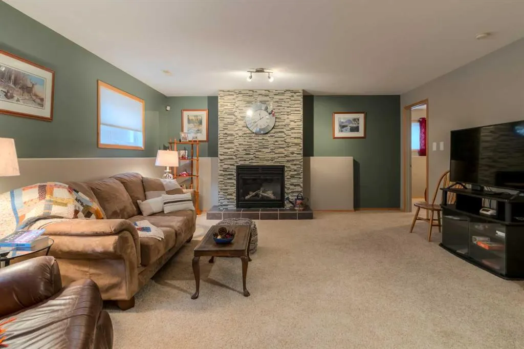 38 Riverpark Boulevard W