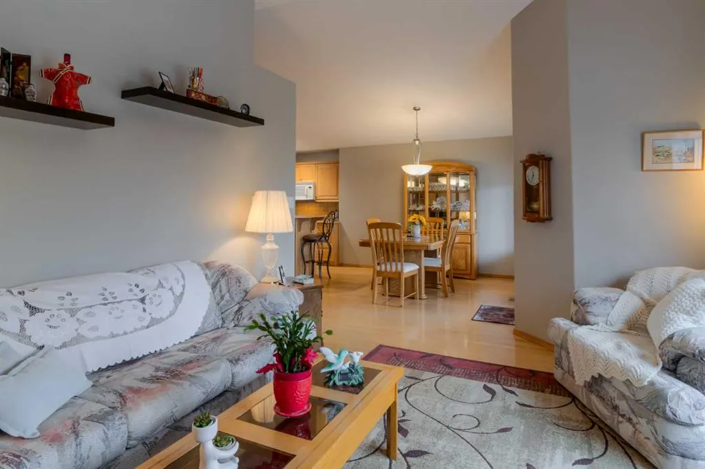 38 Riverpark Boulevard W