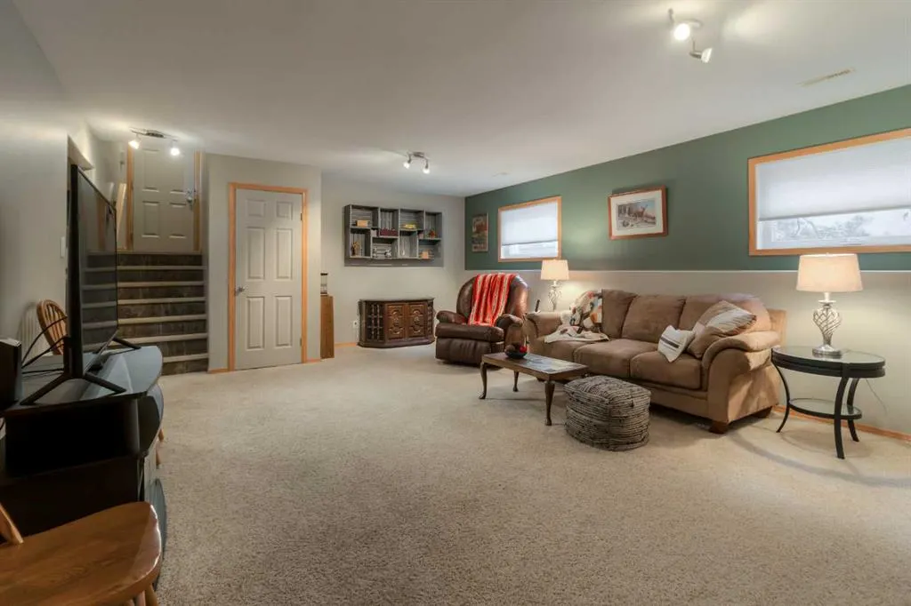 38 Riverpark Boulevard W