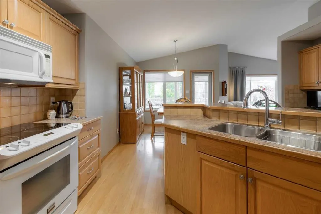 38 Riverpark Boulevard W