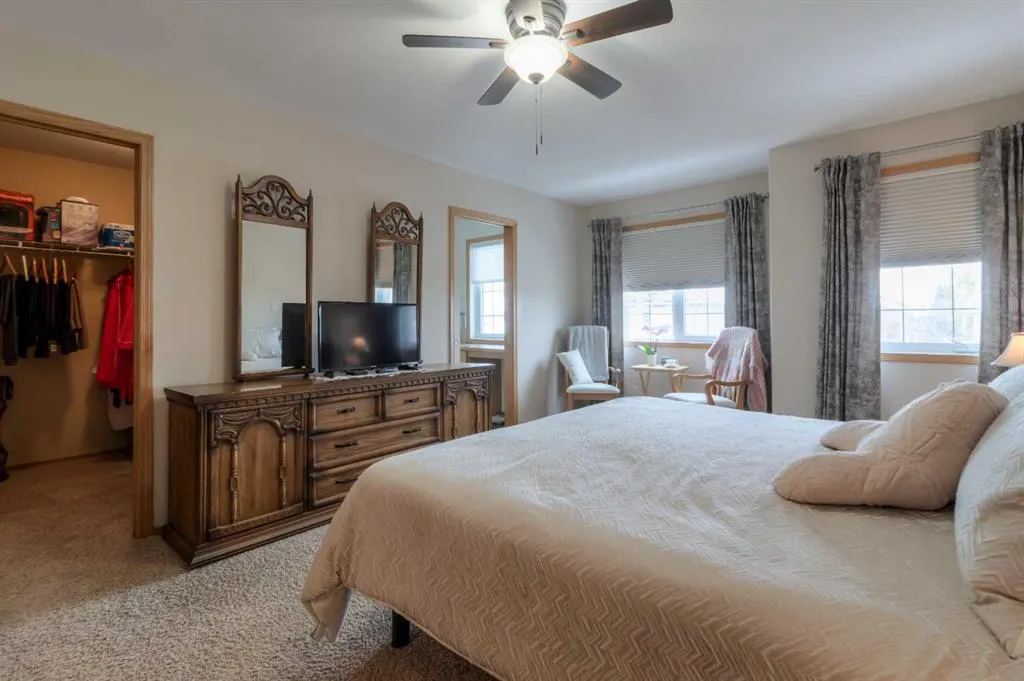 38 Riverpark Boulevard W
